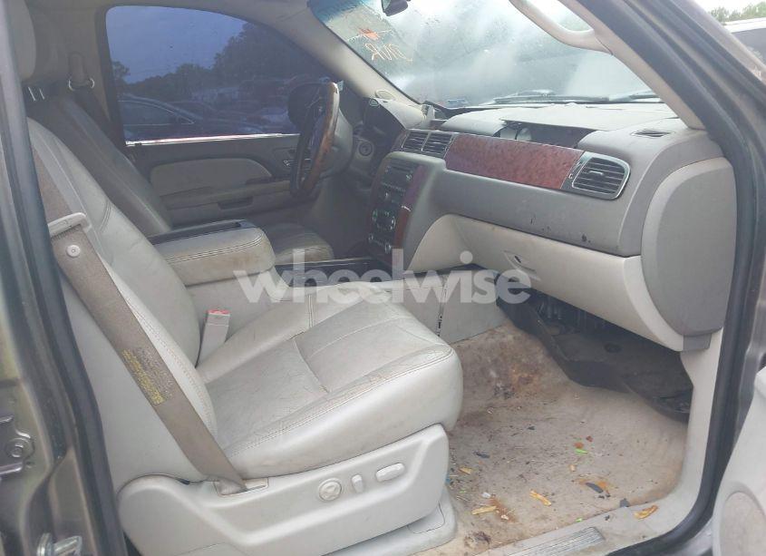 Photo 5 of 2007 Chevrolet Suburban 1500 LT (VIN 3GNFK16337G117869)