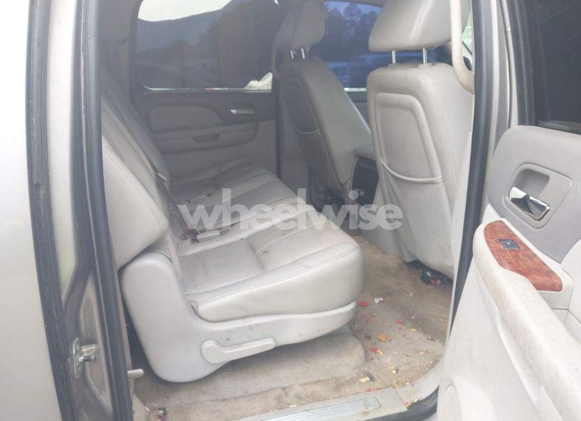 Photo 8 of 2007 Chevrolet Suburban 1500 LT (VIN 3GNFK16337G117869)