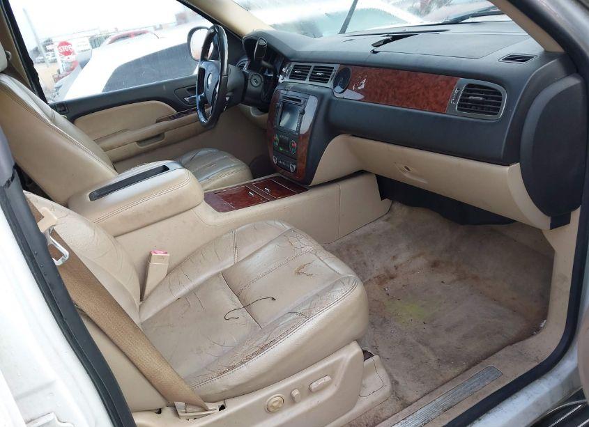 Photo 5 of 2007 Chevrolet Suburban 1500 LTZ (VIN 3GNFK16337G298679)