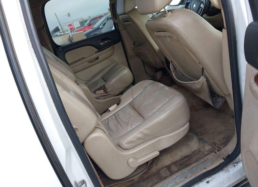 Photo 8 of 2007 Chevrolet Suburban 1500 LTZ (VIN 3GNFK16337G298679)