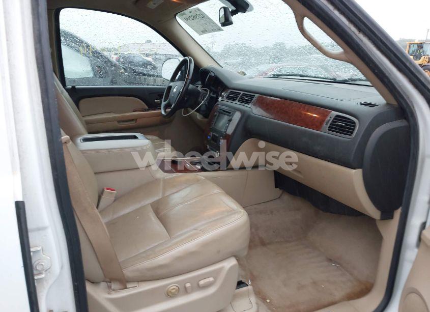 Photo 5 of 2008 Chevrolet Suburban 1500 LTZ (VIN 3GNFK16338G185462)