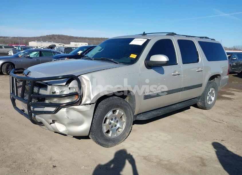 Photo 2 of 2007 Chevrolet Suburban 1500 LT (VIN 3GNFK16347G119114)