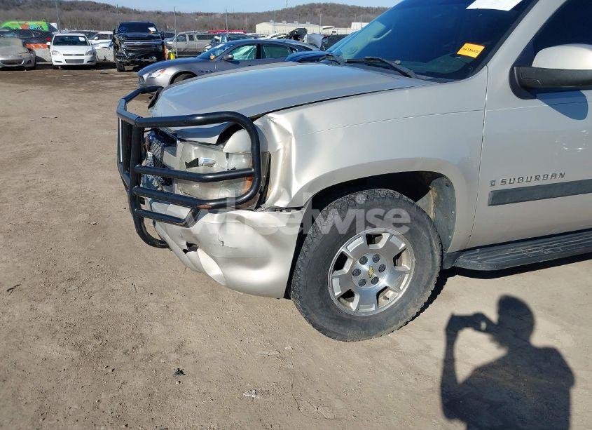 Photo 6 of 2007 Chevrolet Suburban 1500 LT (VIN 3GNFK16347G119114)