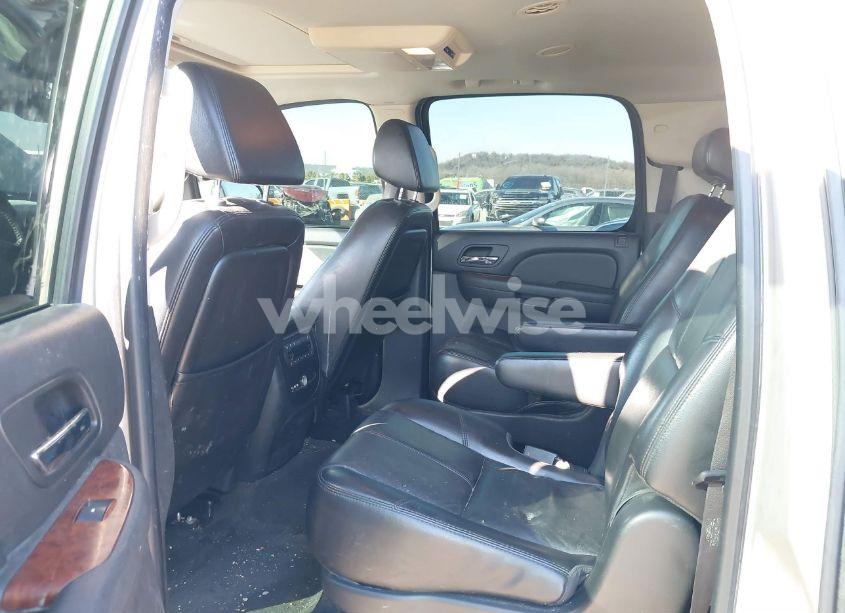 Photo 8 of 2007 Chevrolet Suburban 1500 LT (VIN 3GNFK16347G119114)