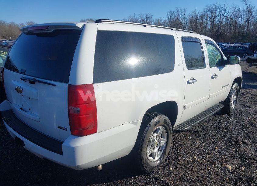 Photo 4 of 2007 Chevrolet Suburban 1500 LS (VIN 3GNFK16347G200999)