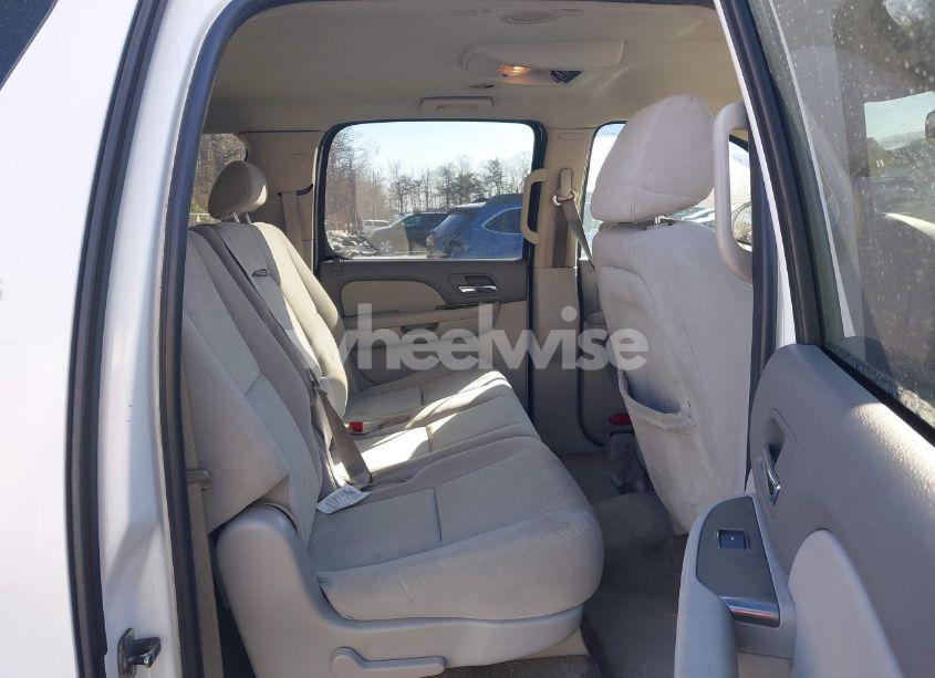 Photo 8 of 2007 Chevrolet Suburban 1500 LS (VIN 3GNFK16347G200999)