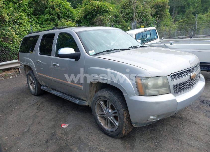 2007 Chevrolet Suburban 1500 LT (VIN 3GNFK16347G230066) main photo