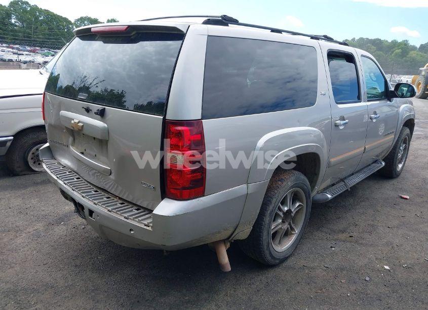 Photo 4 of 2007 Chevrolet Suburban 1500 LT (VIN 3GNFK16347G230066)