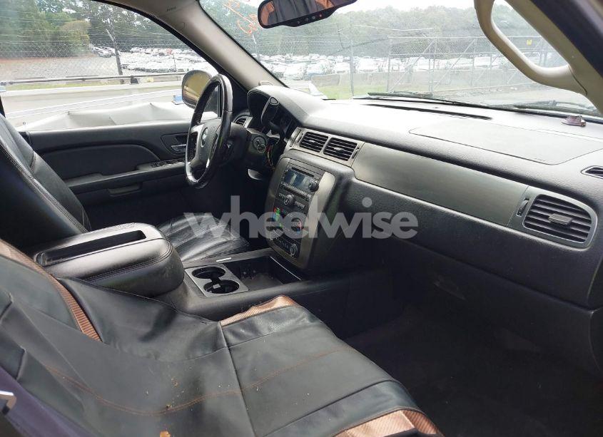 Photo 5 of 2007 Chevrolet Suburban 1500 LT (VIN 3GNFK16347G230066)