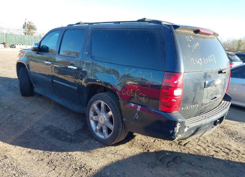 Photo 3 of 2007 Chevrolet Suburban 1500 LTZ (VIN 3GNFK16347G311911)