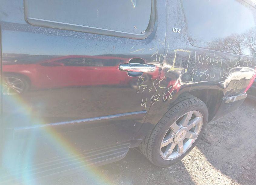 Photo 6 of 2007 Chevrolet Suburban 1500 LTZ (VIN 3GNFK16347G311911)