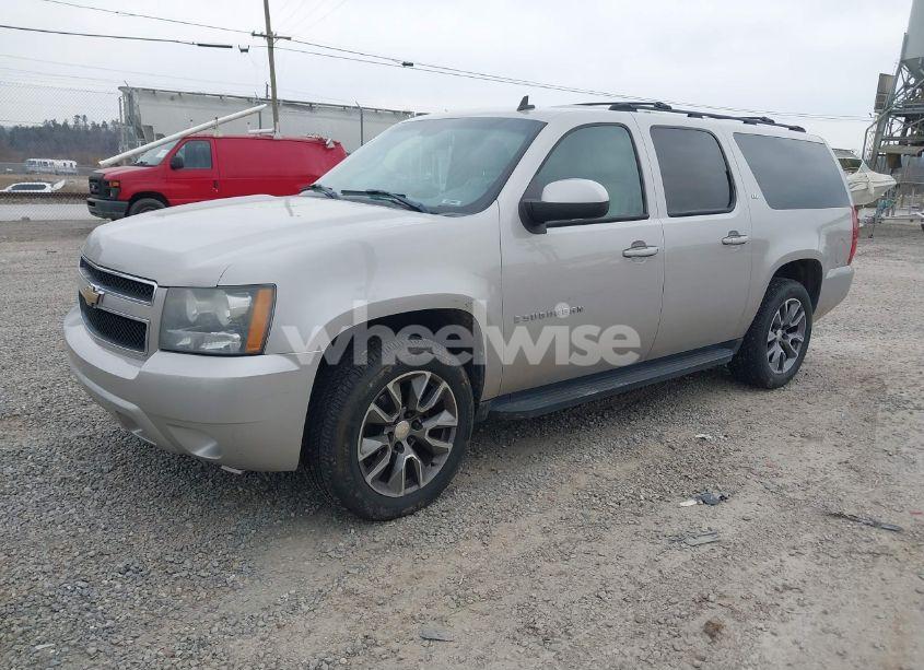 Photo 2 of 2007 Chevrolet Suburban 1500 LTZ (VIN 3GNFK16357G103455)