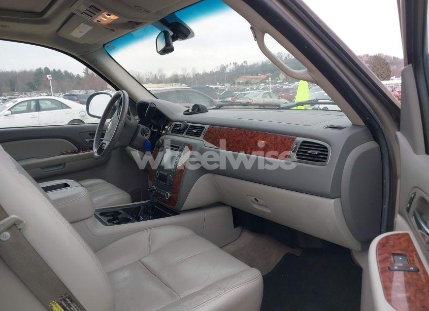 Photo 5 of 2007 Chevrolet Suburban 1500 LTZ (VIN 3GNFK16357G103455)