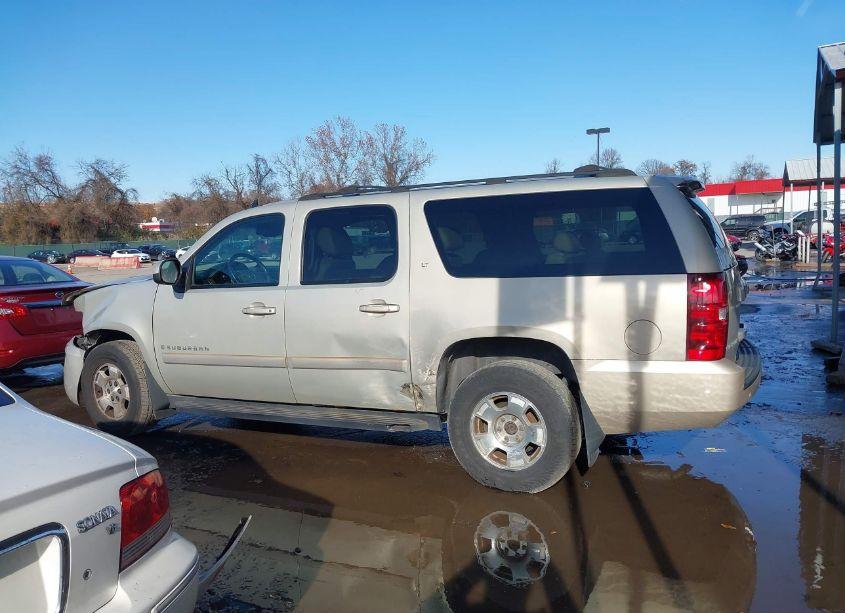 Photo 14 of 2007 Chevrolet Suburban 1500 LT (VIN 3GNFK16357G201935)