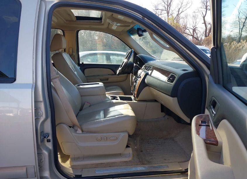 Photo 5 of 2007 Chevrolet Suburban 1500 LT (VIN 3GNFK16357G201935)