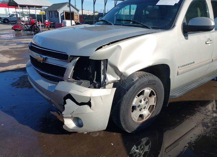 Photo 6 of 2007 Chevrolet Suburban 1500 LT (VIN 3GNFK16357G201935)