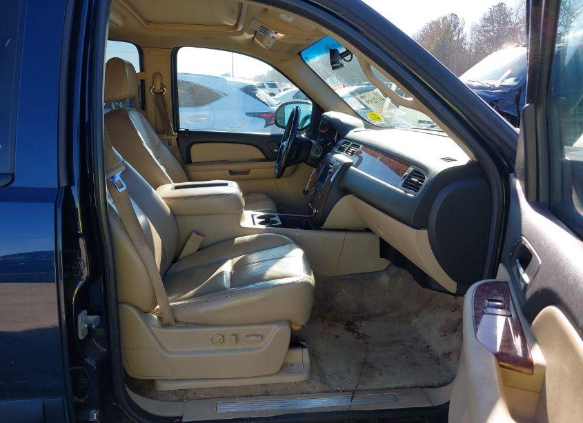 Photo 5 of 2007 Chevrolet Suburban 1500 LT (VIN 3GNFK16357G284878)