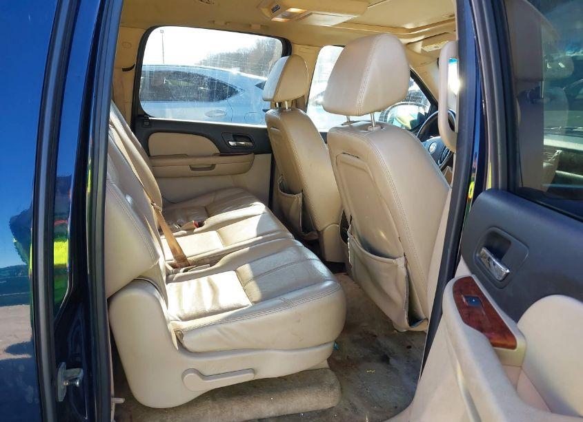 Photo 8 of 2007 Chevrolet Suburban 1500 LT (VIN 3GNFK16357G284878)