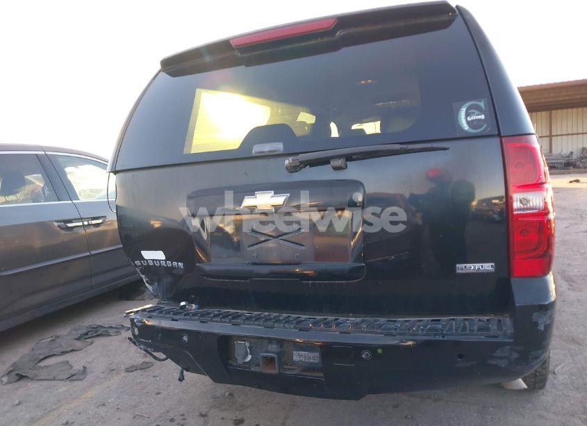 Photo 16 of 2007 Chevrolet Suburban 1500 LT (VIN 3GNFK16357G299865)