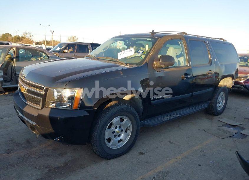 Photo 2 of 2007 Chevrolet Suburban 1500 LT (VIN 3GNFK16357G299865)