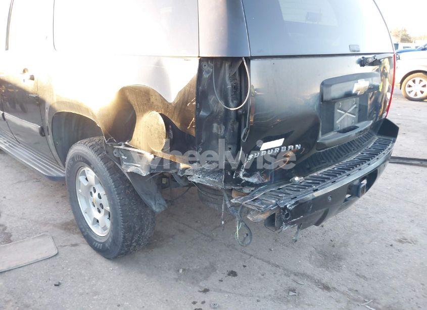 Photo 6 of 2007 Chevrolet Suburban 1500 LT (VIN 3GNFK16357G299865)