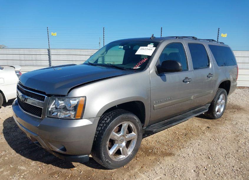 Photo 2 of 2008 Chevrolet Suburban 1500 LS (VIN 3GNFK16358G288138)