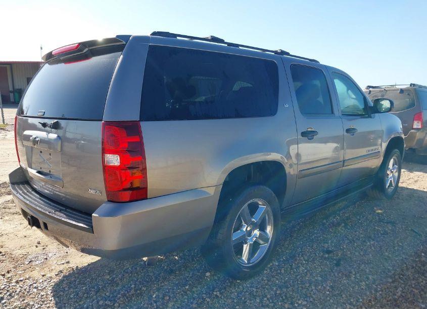 Photo 4 of 2008 Chevrolet Suburban 1500 LS (VIN 3GNFK16358G288138)