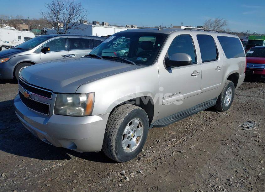 Photo 2 of 2007 Chevrolet Suburban 1500 LT (VIN 3GNFK16367G120412)