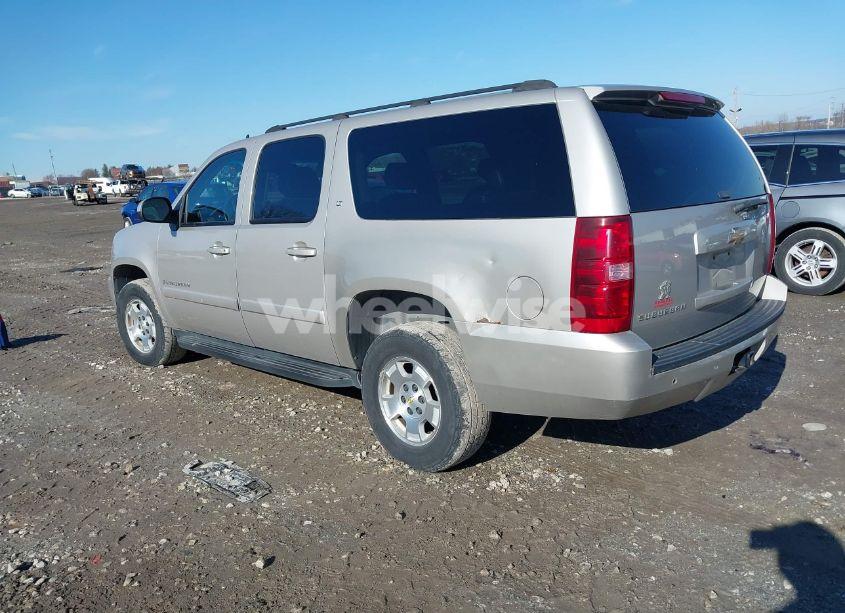 Photo 3 of 2007 Chevrolet Suburban 1500 LT (VIN 3GNFK16367G120412)