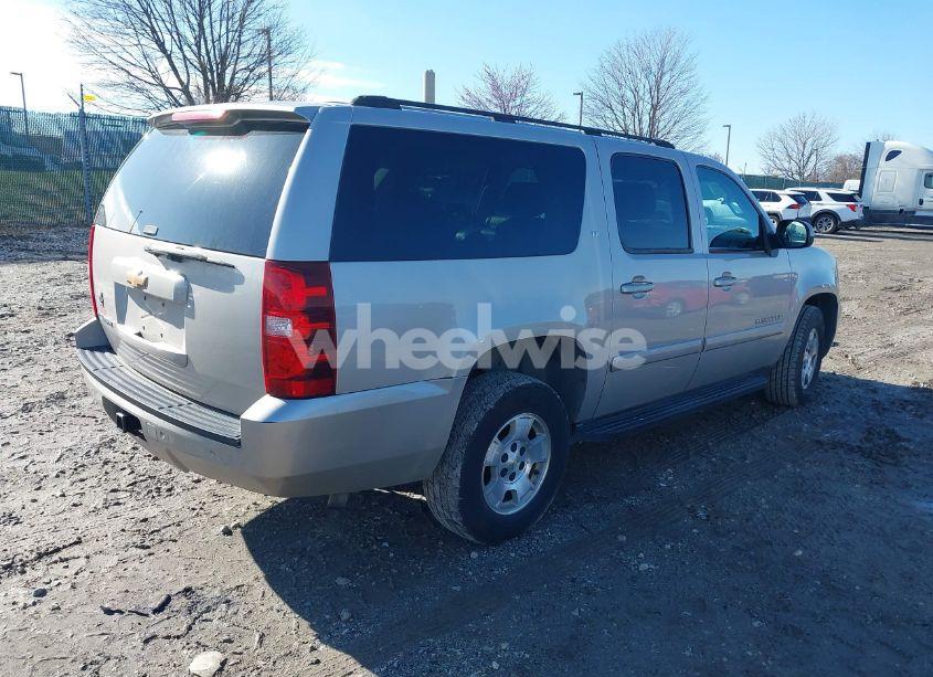 Photo 4 of 2007 Chevrolet Suburban 1500 LT (VIN 3GNFK16367G120412)