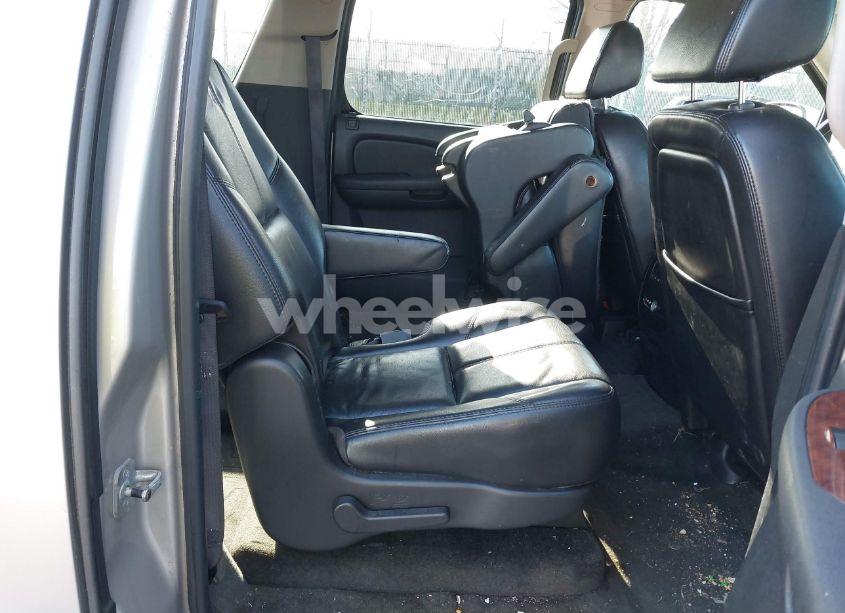 Photo 8 of 2007 Chevrolet Suburban 1500 LT (VIN 3GNFK16367G120412)