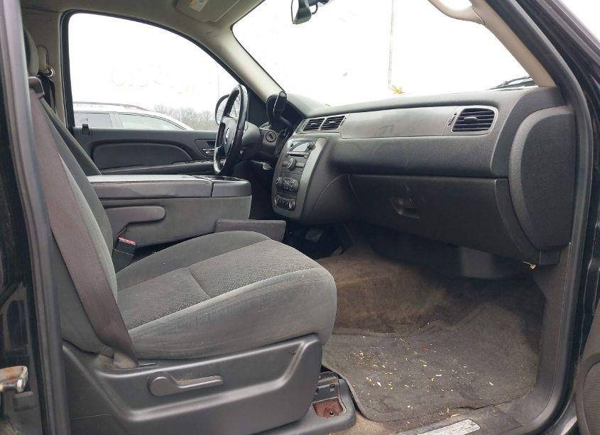 Photo 5 of 2008 Chevrolet Suburban 1500 LS (VIN 3GNFK16368G116054)