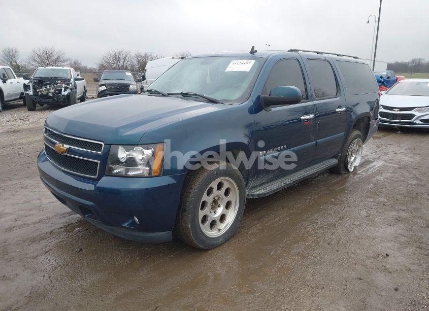 Photo 2 of 2007 Chevrolet Suburban 1500 LT (VIN 3GNFK16377G260369)
