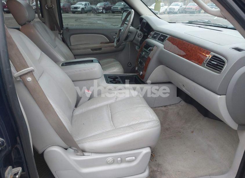 Photo 5 of 2007 Chevrolet Suburban 1500 LT (VIN 3GNFK16377G260369)