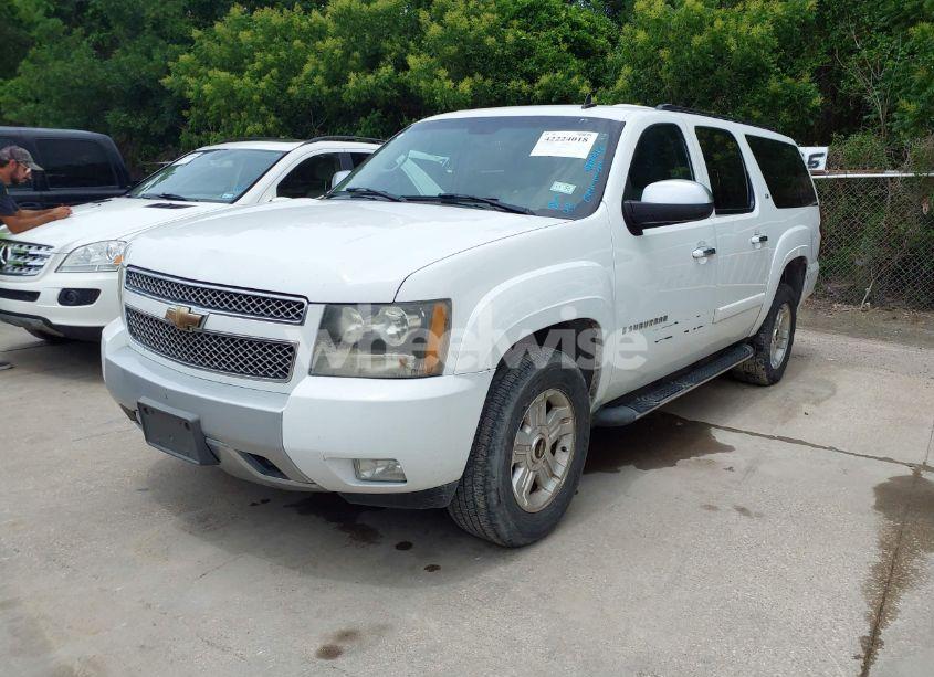 Photo 2 of 2008 Chevrolet Suburban 1500 LT (VIN 3GNFK16378G138399)