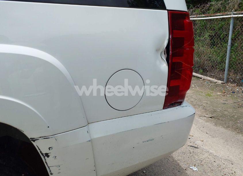 Photo 6 of 2008 Chevrolet Suburban 1500 LT (VIN 3GNFK16378G138399)