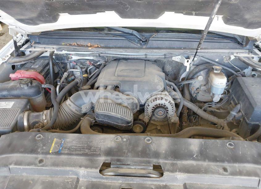 Photo 10 of 2008 Chevrolet Suburban 1500 LT (VIN 3GNFK16378G195394)