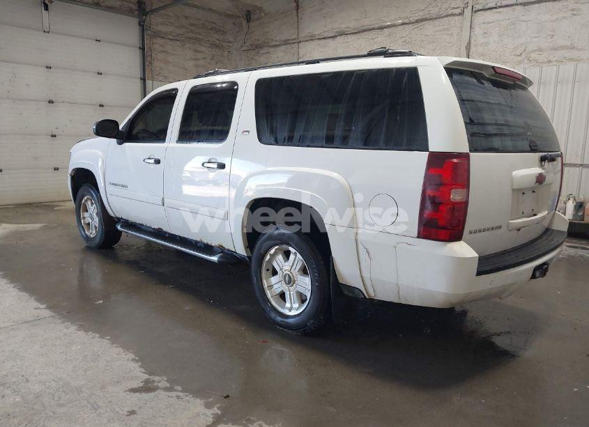 Photo 3 of 2008 Chevrolet Suburban 1500 LT (VIN 3GNFK16378G195394)