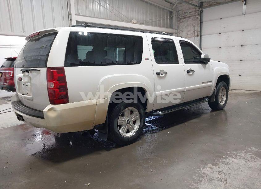 Photo 4 of 2008 Chevrolet Suburban 1500 LT (VIN 3GNFK16378G195394)
