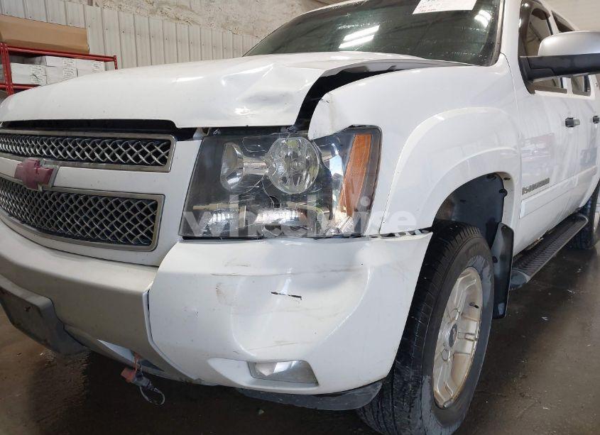 Photo 6 of 2008 Chevrolet Suburban 1500 LT (VIN 3GNFK16378G195394)