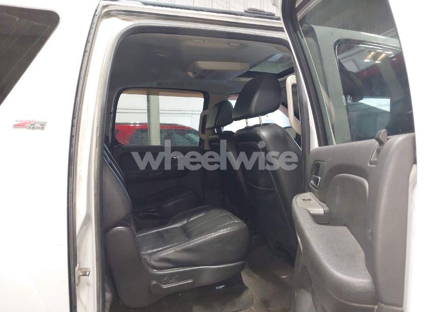 Photo 8 of 2008 Chevrolet Suburban 1500 LT (VIN 3GNFK16378G195394)