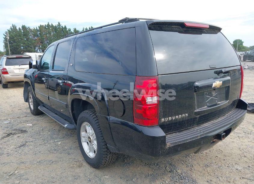 Photo 3 of 2007 Chevrolet Suburban 1500 LT (VIN 3GNFK16387G224495)