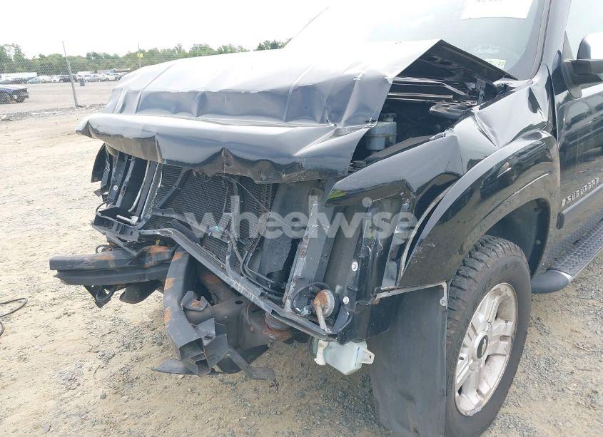 Photo 6 of 2007 Chevrolet Suburban 1500 LT (VIN 3GNFK16387G224495)