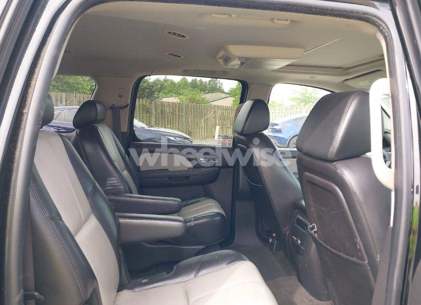 Photo 8 of 2007 Chevrolet Suburban 1500 LT (VIN 3GNFK16387G224495)