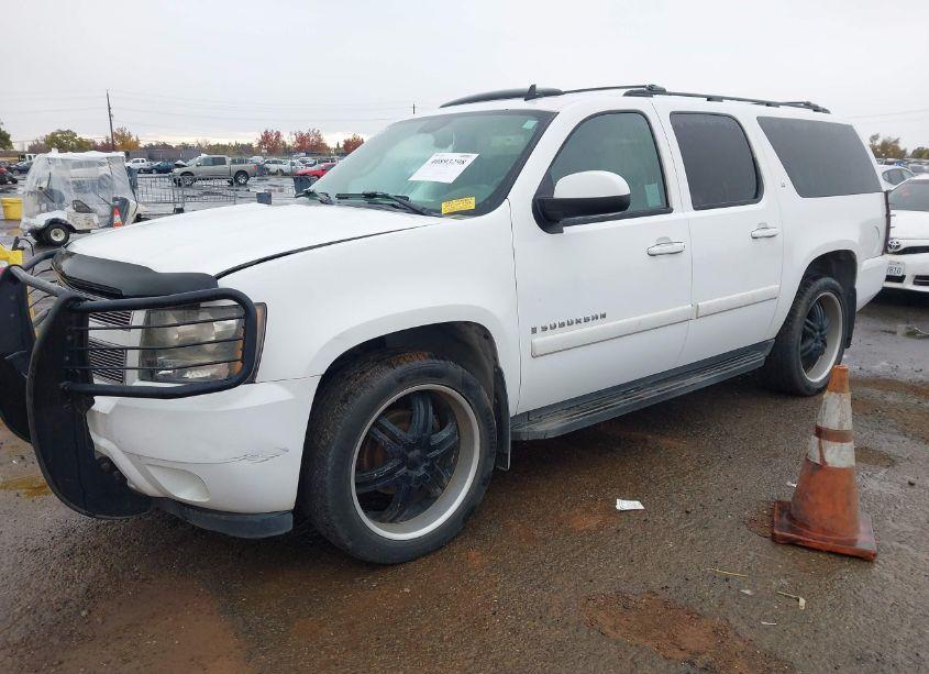Photo 2 of 2007 Chevrolet Suburban 1500 LT (VIN 3GNFK16397G105063)