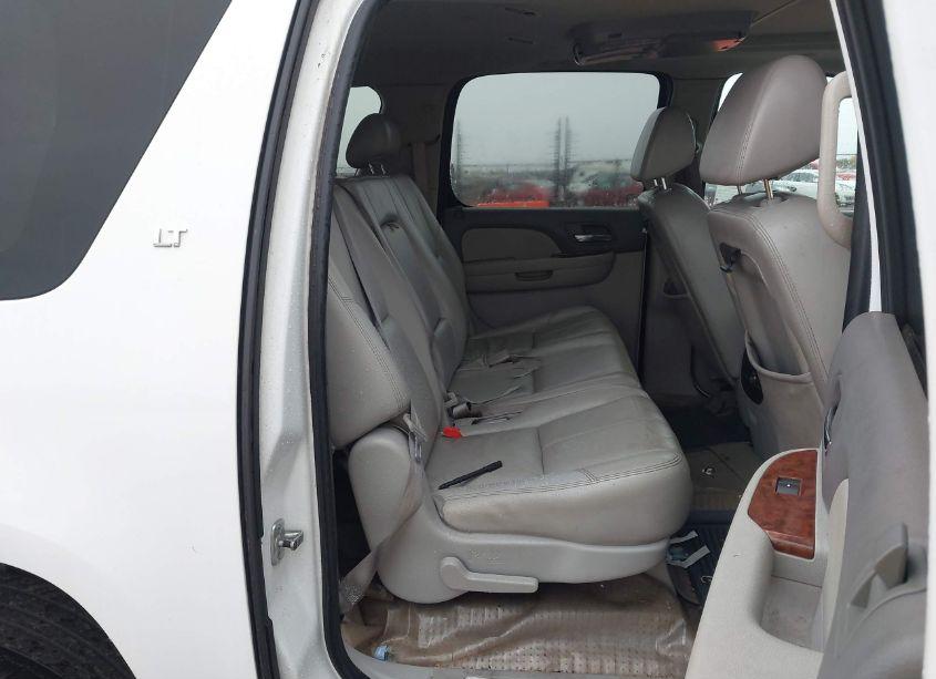 Photo 8 of 2007 Chevrolet Suburban 1500 LT (VIN 3GNFK16397G105063)