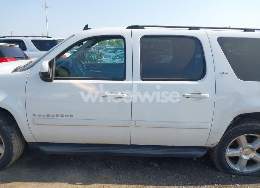 Photo 14 of 2007 Chevrolet Suburban 1500 LTZ (VIN 3GNFK16397G116032)