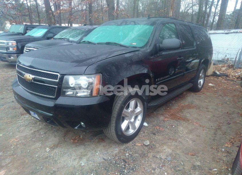 Photo 2 of 2007 Chevrolet Suburban 1500 LTZ (VIN 3GNFK16397G146440)
