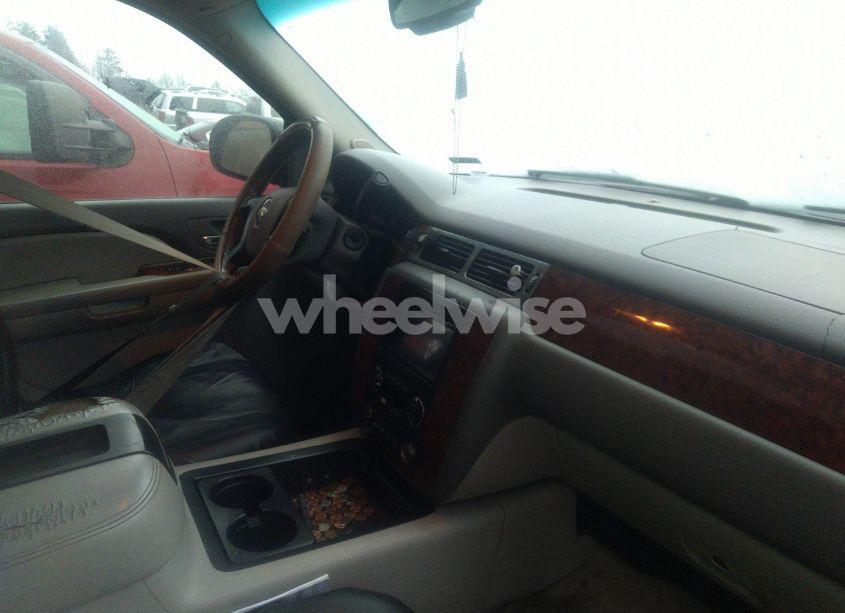 Photo 5 of 2007 Chevrolet Suburban 1500 LTZ (VIN 3GNFK16397G146440)