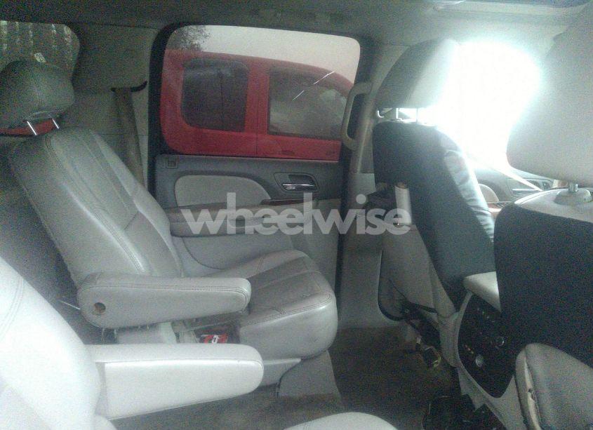 Photo 8 of 2007 Chevrolet Suburban 1500 LTZ (VIN 3GNFK16397G146440)